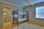 Happy Cabin: King Bedroom-bunkbeds